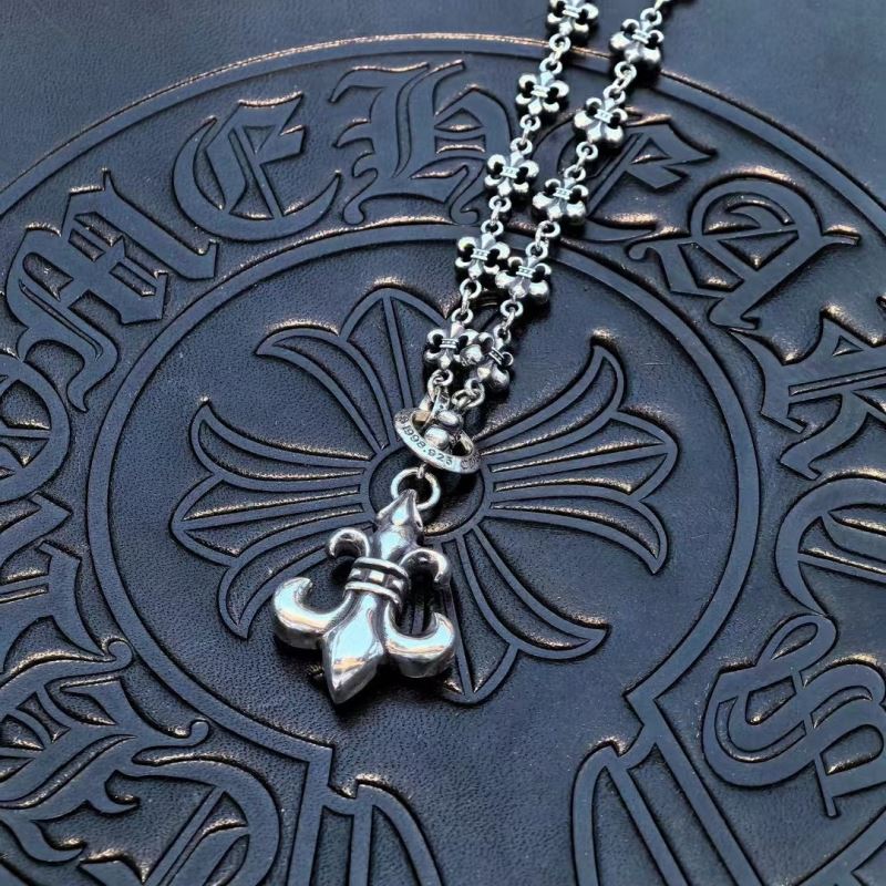 Ch**me He**ts necklaces